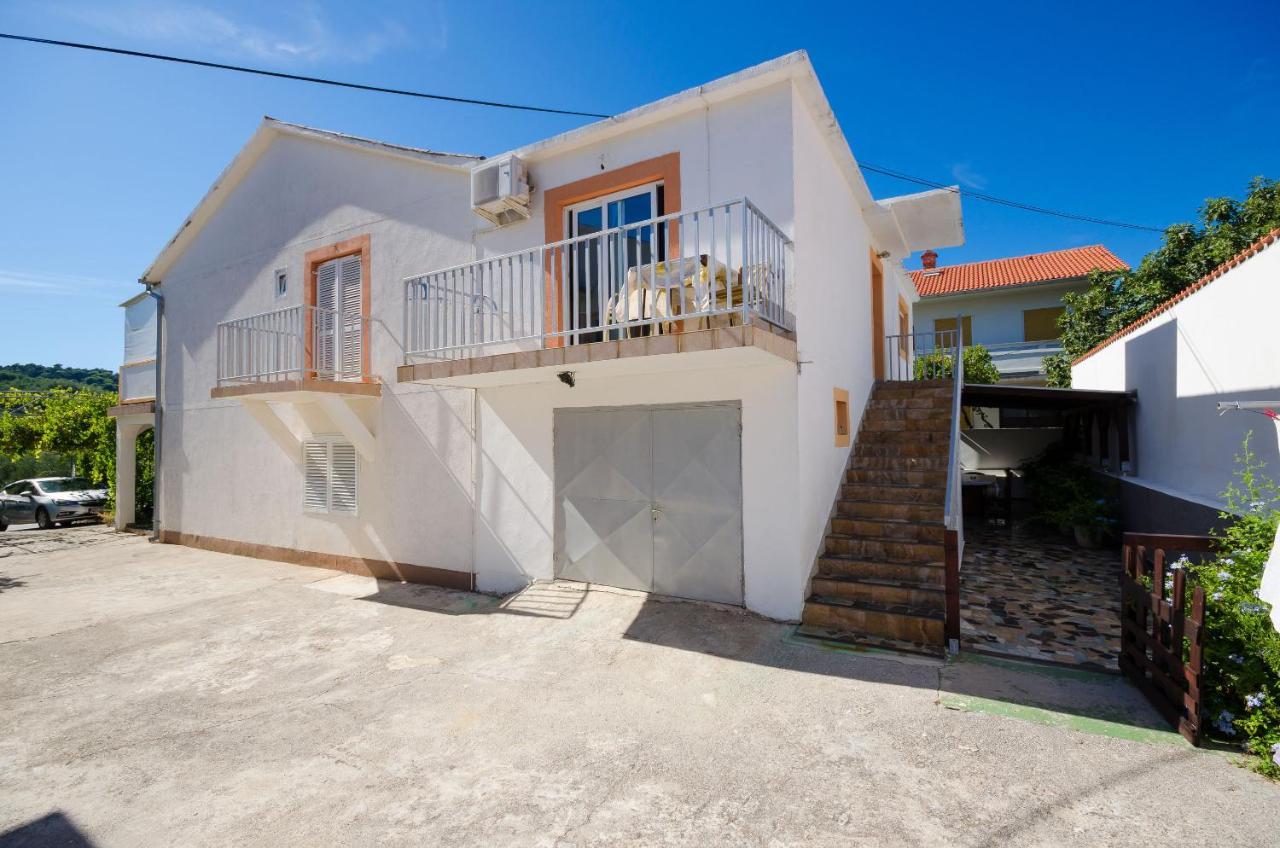 Apartments Elvira Lopar Bagian luar foto