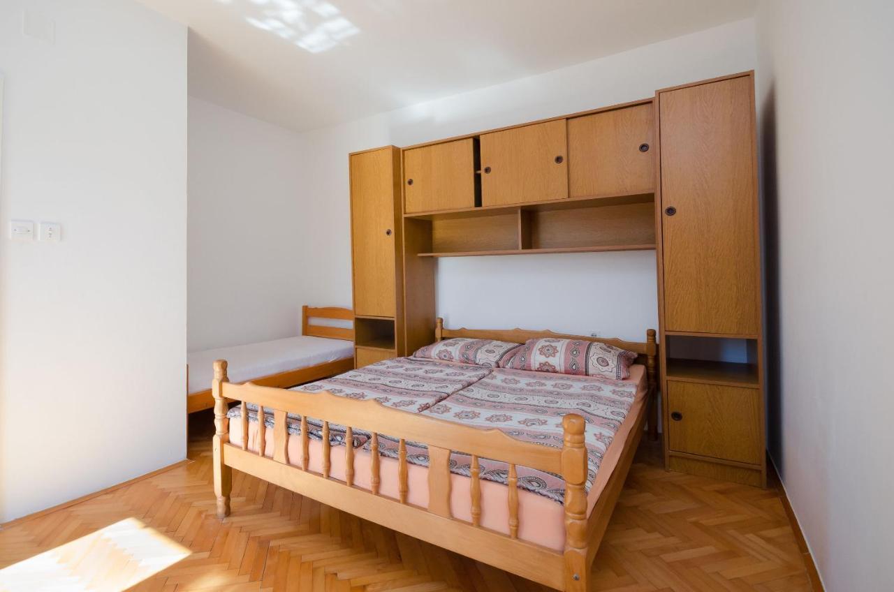 Apartments Elvira Lopar Bagian luar foto