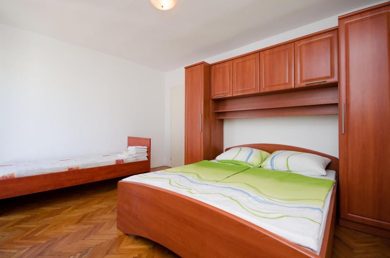 Apartments Elvira Lopar Bagian luar foto
