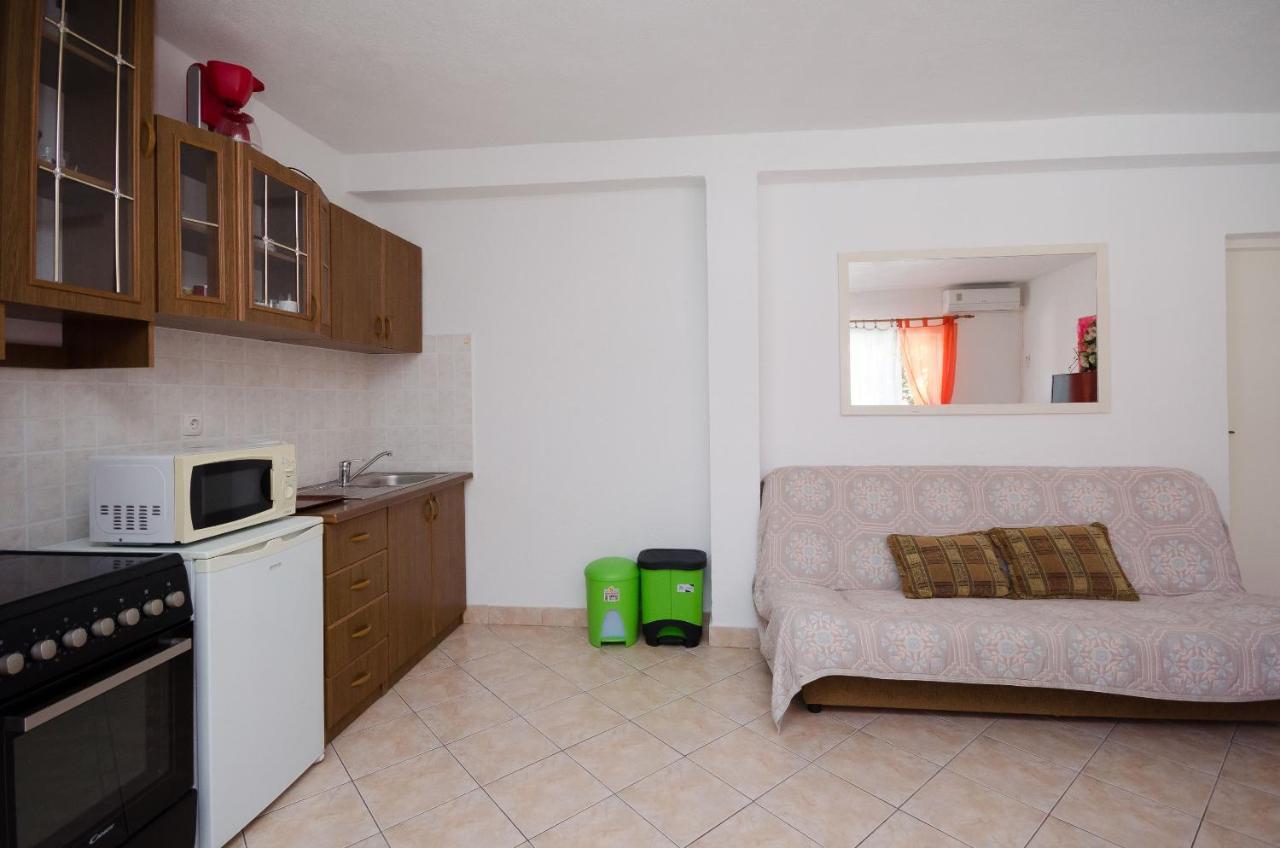 Apartments Elvira Lopar Bagian luar foto