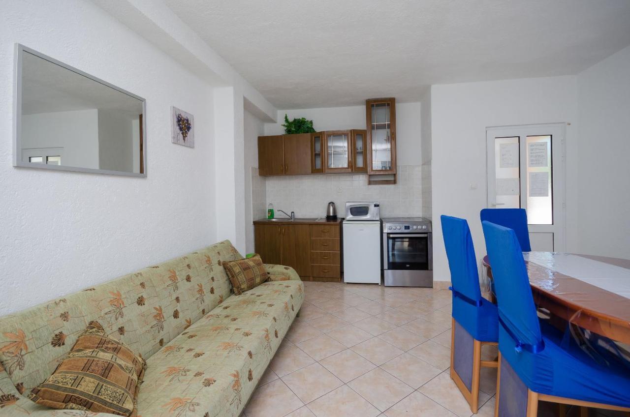 Apartments Elvira Lopar Bagian luar foto
