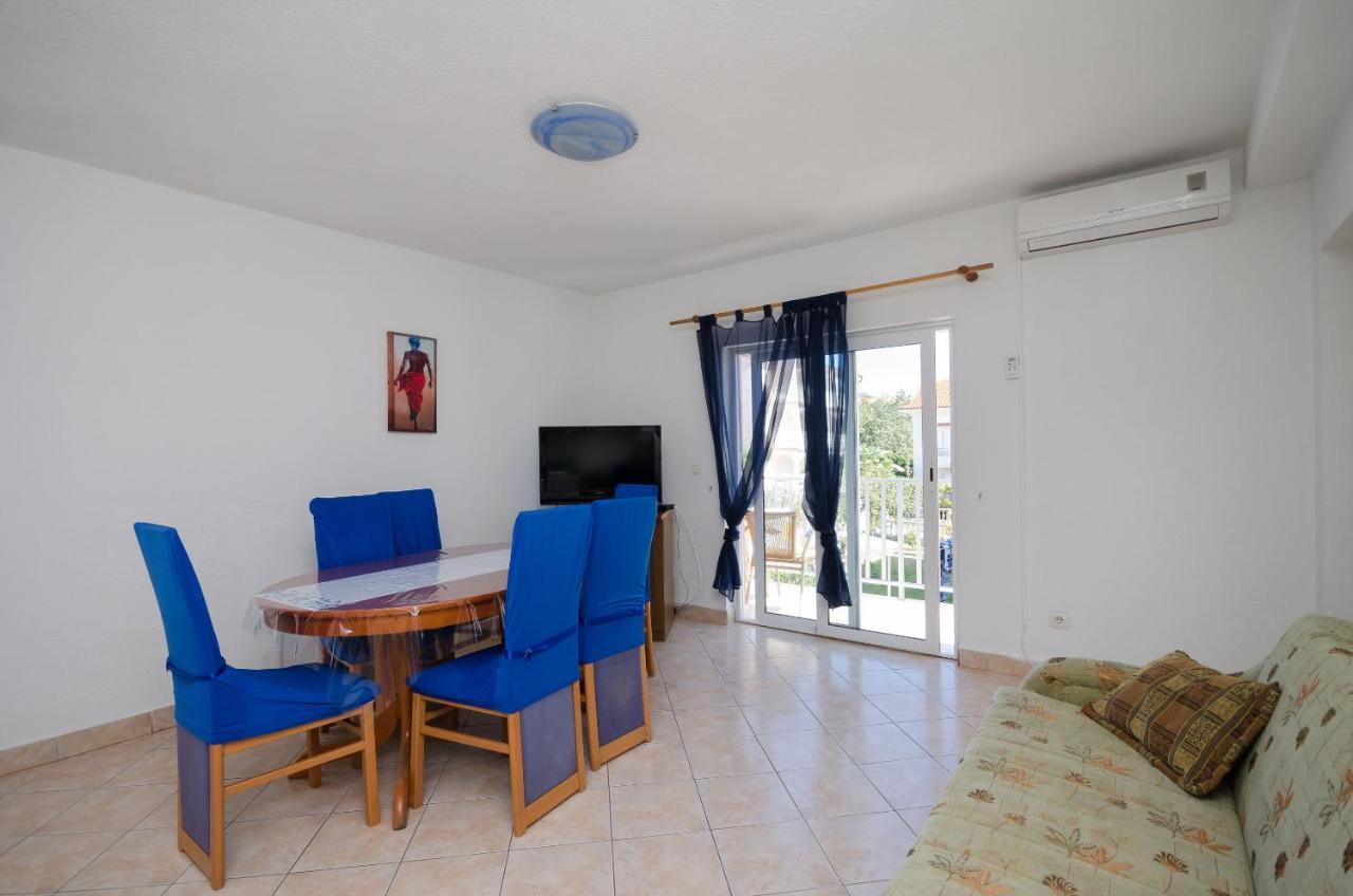 Apartments Elvira Lopar Bagian luar foto